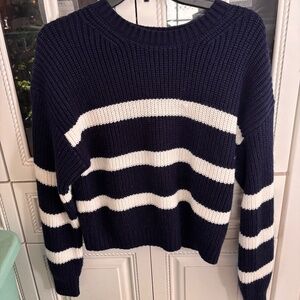 Young women’s GARAGE sweater - size XS